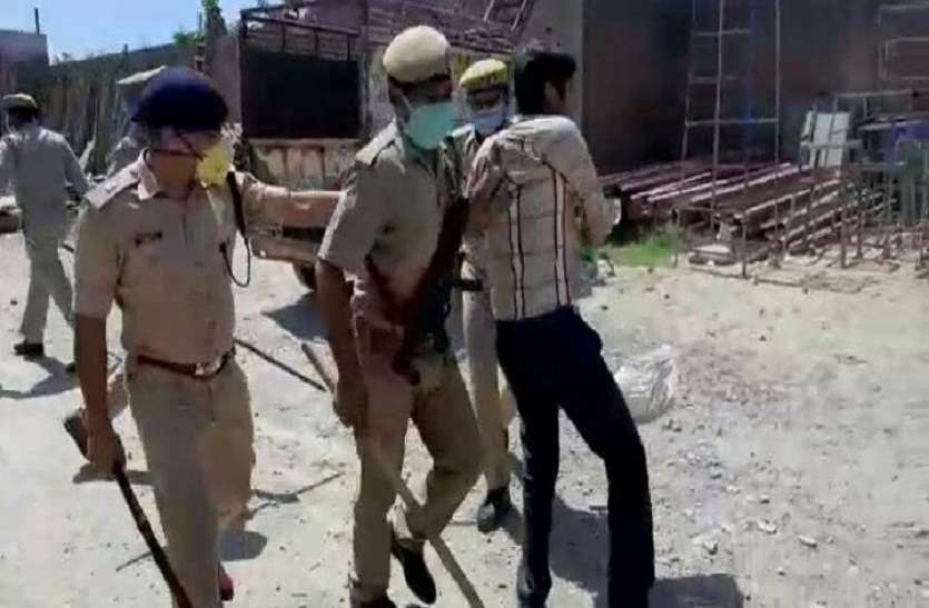 Lock down बरेली में पुलिस पर 250 लोगों ने किया हमला, आईपीएस अधिकारी घायल
