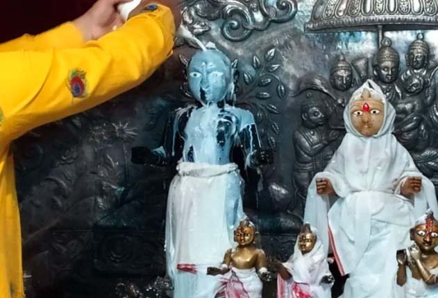 रामनवमी: लॉकडाउन में भगवान ने भक्तों को दिए ऑनलाइन दर्शन, घरों में हुई पूजा-अर्चना