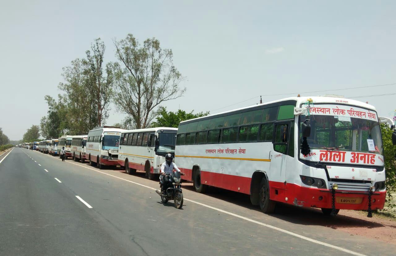 बसों को लेकर यूपी-राजस्थान सीमा पर हाई वोल्टेज ड्रामा, लल्लू ने दिया चकमा