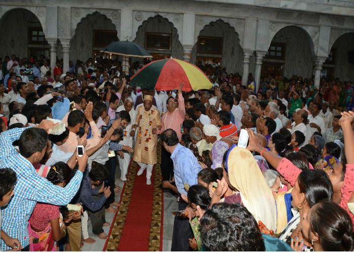 राधास्वामी मत के गुरु दादाजी महाराज-5: कुलपति के दो कार्यकाल और वे ऐतिहासिक विदाई समारोह