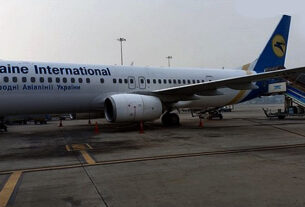 182 भारतीय नागरिकों के साथ दिल्ली पहुँचा यूक्रेनियन एयरलाइंस का विमान
