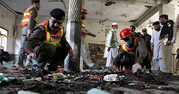 पाकिस्तान के पेशावर में विस्फोट, 30 लोगों की मौत और 50 घायल