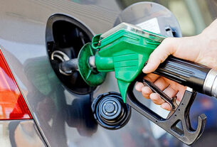 पेट्रोल और डीज़ल की क़ीमतों में वृद्धि जारी, आज फिर बढ़े 40 पैसे