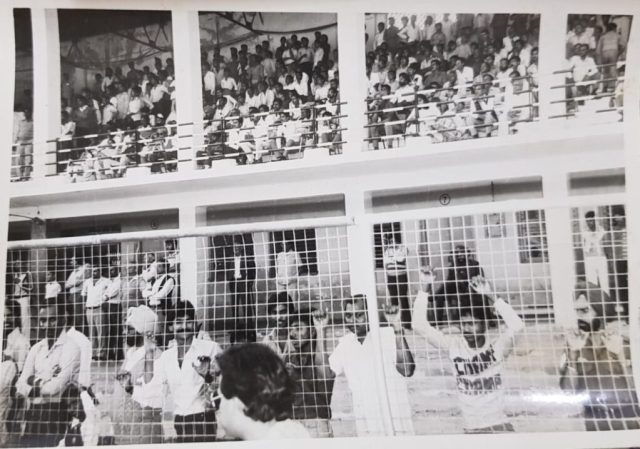 सदर बाजार स्थित एकलव्य स्टेडियम में उन दिनों हाकी मैच देखने वालों की भीड़