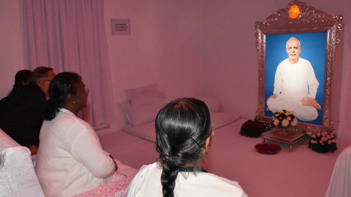 माउंट आबू में ब्रह्ममुहूर्त में शिव बाबा के ध्यान में रमीं राष्ट्रपति द्रोपदी मुर्मू
