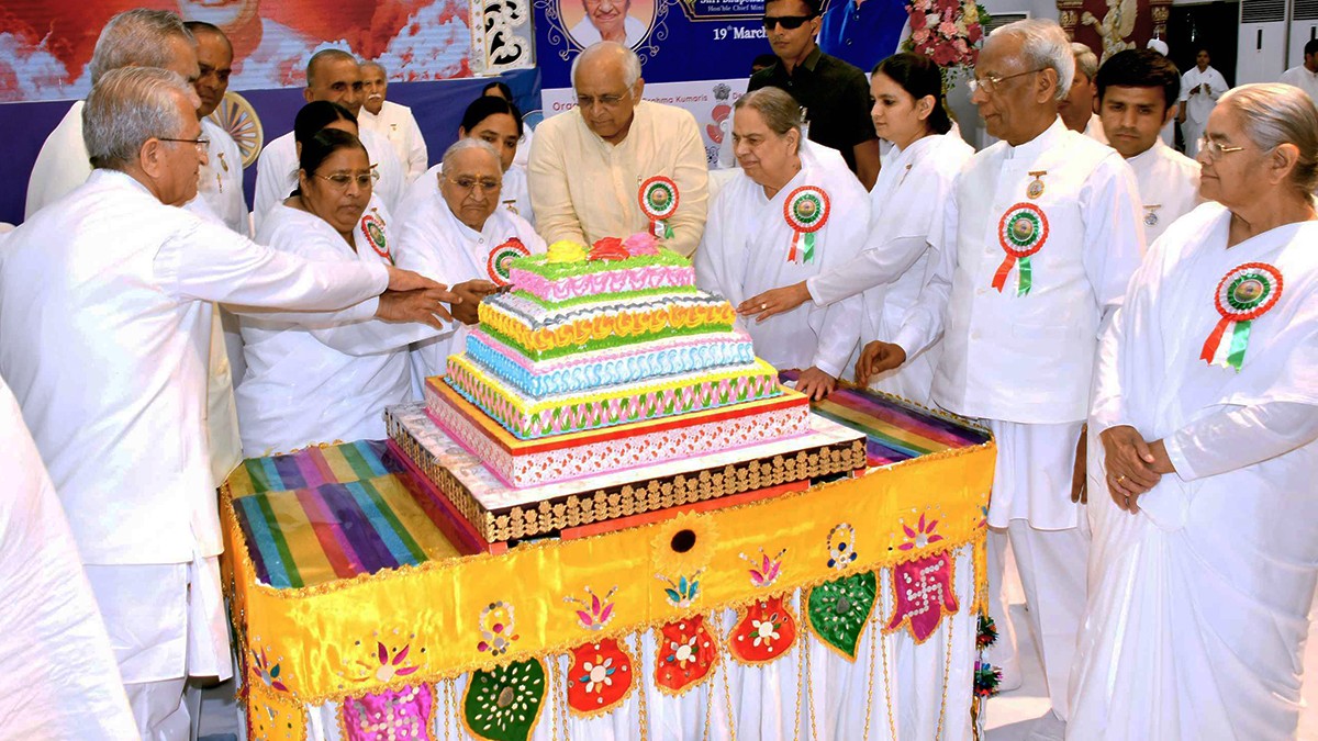 भारत के 372 जिले नशे की गिरफ्त में, राजयोगिनी दादी रतनमोहिनी के 99वें जन्मदिन पर गुजरात के मुख्यमंत्री भूपेन्द्र पटेल ने किया ब्रह्माकुमारीज के नशामुक्त भारत अभियान का शुभारंभ