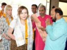 13 देशों के विद्यार्थियों ने किया हिंदी का प्रचार, यूपी के मंत्री योगेंद्र उपाध्याय ने किया सम्मान