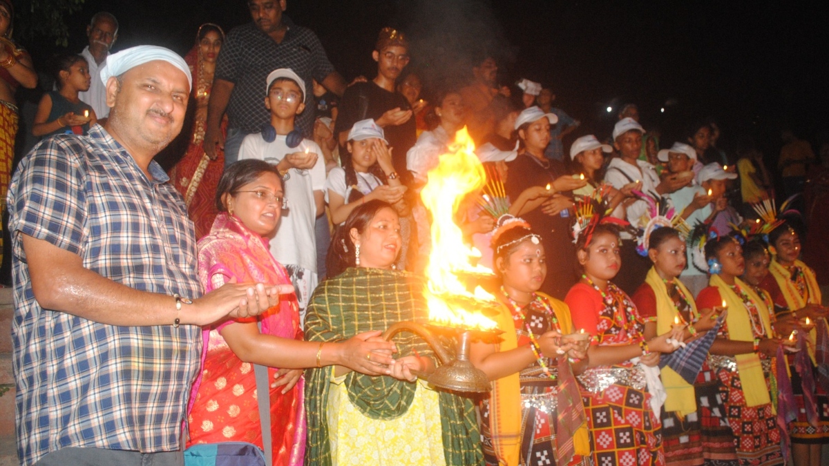 ताजमहल पर यमुना आरती के साथ 8वां अंतरराष्ट्रीय ताजरंग महोत्सव शुरू, आज से नृत्य, संगीत, नाट्य प्रस्तुतियां, कुलपति प्रो. आशु रानी करेंगी उद्घाटन, सात महिलाओं का सम्मान होगा