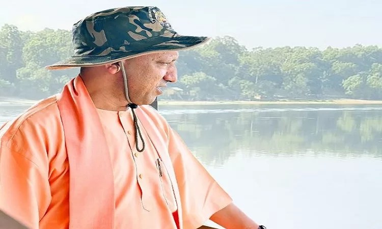 पीलीभीत पहुंचे सीएम योगी: जंगल सफारी का लिया आनंद, कहा-हम अपनी प्राकृतिक व्यवस्था को पर्यावरण के प्रदूषण से मुक्त रखें