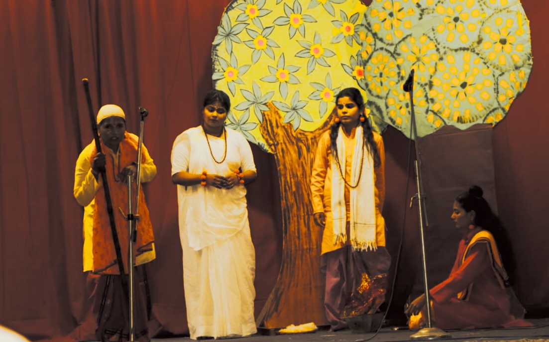 DEI Agra में नाटकों का जबरदस्त मंचन, रोमांचित हो रहे दर्शक