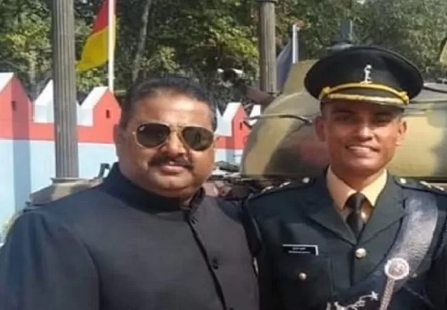 राजोरी में श​हीद कैप्टन शुभम गुप्ता को सीएम योगी ने दी श्रद्धांजलि, 50 लाख की आर्थिक मदद का किया ऐलान