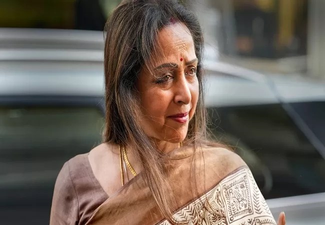 141 सांसदों के निलंबन जो वजह हेमामालिनी ने बताई,मुश्किलों में फंस सकती है बीजेपी, कांग्रेस पार्टी ने वीडियो शेयर कर घेरा