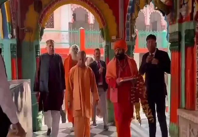 Ayodhya News : सीएम योगी ने रामलला का किया दर्शन, निर्माणाधीन परियोजनाओं का करेंगे स्थलीय निरीक्षण