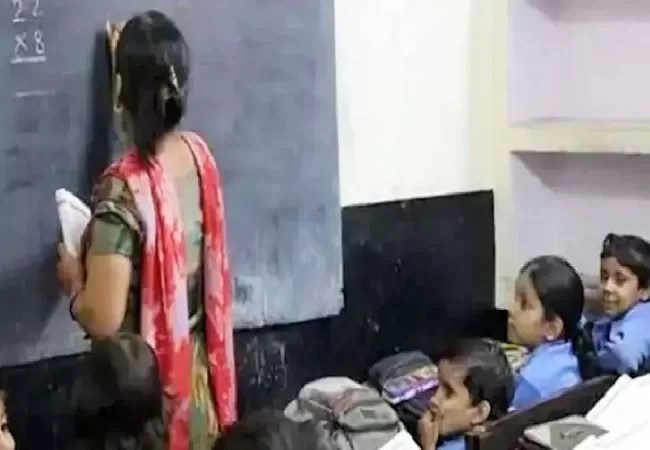 UP School Holiday List 2024 : महिला शिक्षकों को योगी सरकार का बड़ा तोहफा, इन त्योहारों पर भी मिलेगी छुट्टी