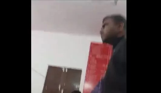 अभी मुकदमें मे 10 धाराएं और बढ़वाऊंगा…महिला से अभद्रता करते हुए गालीबाज ​सिपाही का वीडियो वायरल