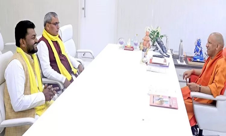 सुभासपा प्रमुख ओपी राजभर ने मुख्यमंत्री योगी आदित्यनाथ से की मुलाकात, लगने लगे ये कयास