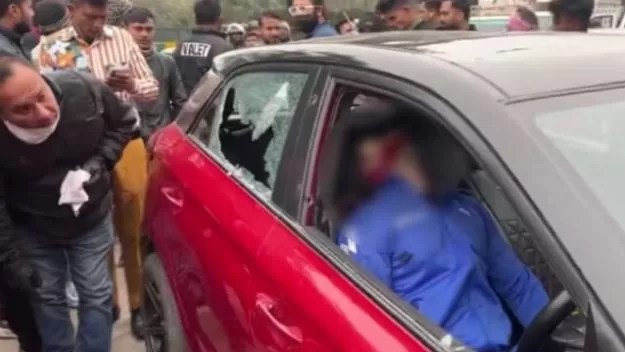 नोएडा में सनसनीखेज वारदात, बाइक सवार बदमाशों ने क्रू मेंबर को गोलियों से भून डाला