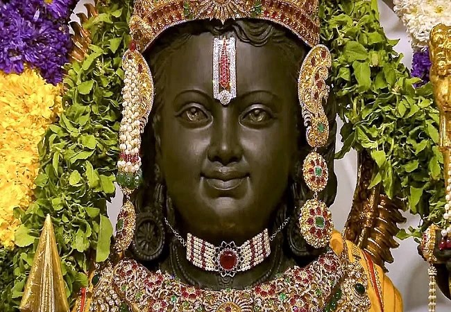 ‘बालक राम’ बिना विश्राम अनवरत 18 घंटे दे रहे हैं दर्शन, प्रभु के दरबार में लगा रहा भक्तों का तांता