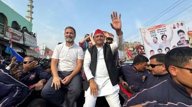 Bharat Jodo Nyay Yatra में शामिल हुए अखिलेश यादव, कहा-ये सरकार जानबूझकर पेपर लीक करवाती है