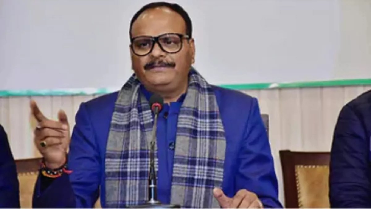 UP News: स्वास्थ्य विभाग में डिप्टी सीएम ने की बड़ी कार्रवाई, बदायूं के मुख्य चिकित्साधिकारी को किया सस्पेंड