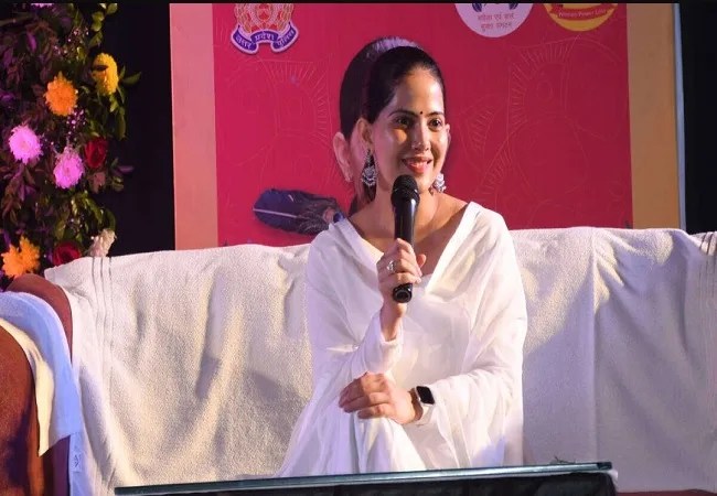 कथावाचक जया किशोरी को मिली जान से मारने की धमकी, लखनऊ में हजरतगंज थाने FIR दर्ज