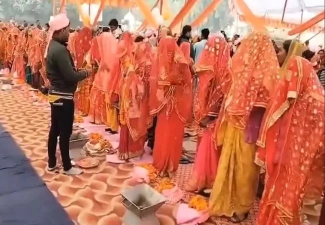 Ballia Samuhik Vivah : सामूहिक विवाह फर्जीवाड़ा मामले में बड़ी कार्रवाई; 15 आरोपी गिरफ्तार, दो अधिकारी सस्पेंड