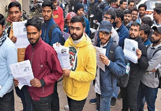 UP Police Recruitment Exam: उत्तर प्रदेश पुलिस भर्ती परीक्षा आज, केंद्रों पर किए गए सुरक्षा के कड़े इंतजाम