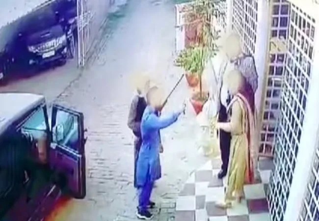 Lucknow Malihabad triple murder case: मलिहाबाद में तीन लोगो पर ताबड़तोड़ फायरिंग कर मौत के घाट उतारने वाला मुख्य आरोपी लल्लन खान गिरफ्तार