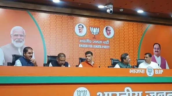 लोकसभा चुनाव से पहले कांग्रेस को एक और बड़ा झटका, दिग्गज नेता अजय कपूर भाजपा में हुए शामिल