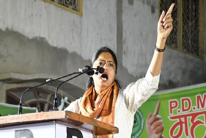 अखिलेश का नाम लिए बगैर पल्लवी का बड़ा अटैक, बोलीं- अगर हिम्मत है कन्नौज नहीं बनारस से लड़ें चुनाव,हम देंगे समर्थन