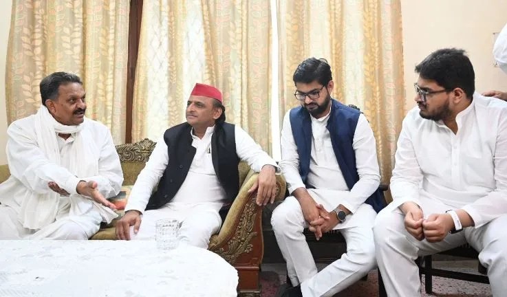 हमें उम्मीद है कि सरकार सच्चाई सामने लाएगी और परिवार को न्याय मिलेगा…मुख्तार के परिवार से मिलने के बाद बोले अखिलेश यादव