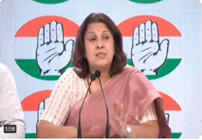 मोदी जी ने कहा कि अडानी और अंबानी टेम्पो में भर-भरकर काला धन बांट रहे हैं, आप डरिए मत, जांच कराइए, हम आपका साथ देंगे : सुप्रिया श्रीनेत