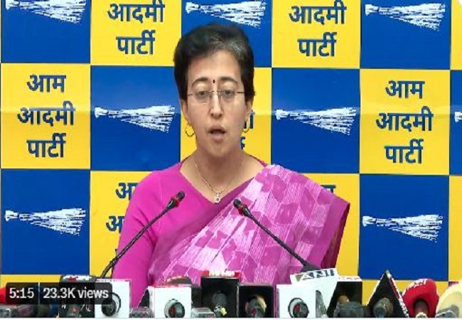 Delhi Water Crisis : यूपी और हरियाणा के सीएम को मंत्री आतिशी ने लिखी चिट्ठी, बोलीं- हक का पानी दें, न करें राजनीति