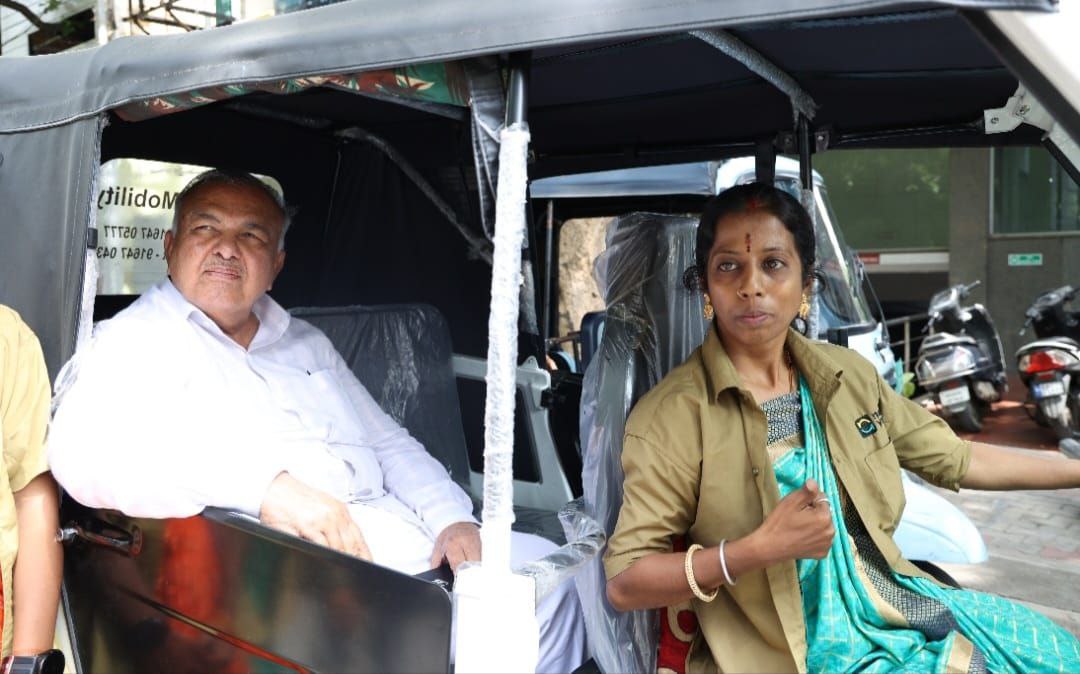 women auto driver in karnataka