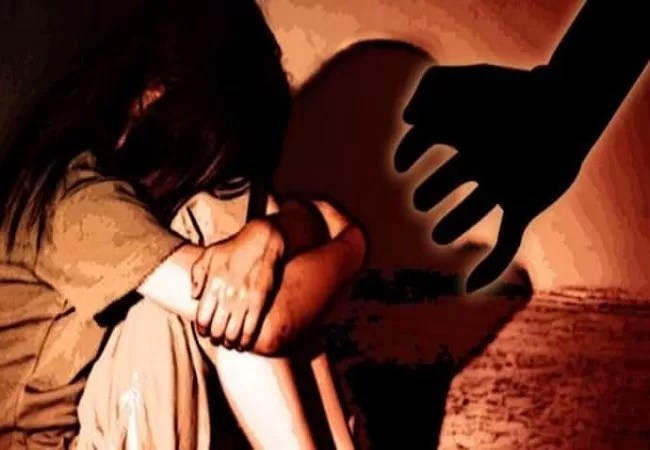 Lucknow Gang Rape : लखनऊ में नाबालिग से सामूहिक दुष्कर्म कर निकाह का बनाया दबाव, दो आरोपी गिरफ्तार,बाकी फरार