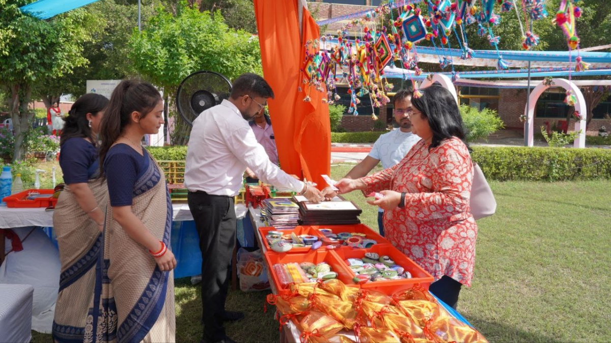 शारदा वर्ल्ड स्कूल आगरा