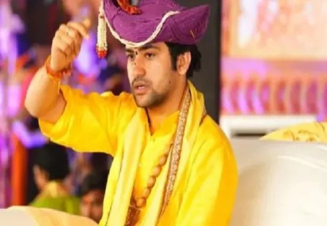 Bageshwar Baba: धीरेन्द्र शास्त्री का सिर तन से जुदा करने की धमकी, दर्ज हुई FIR