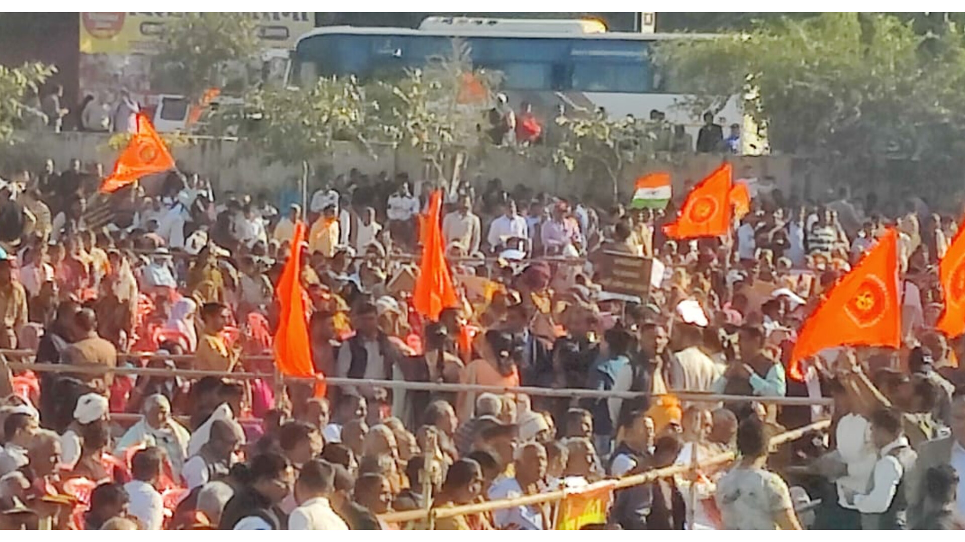 जीआईसी मैदान में एकत्रित हुए हजारों हिंदू