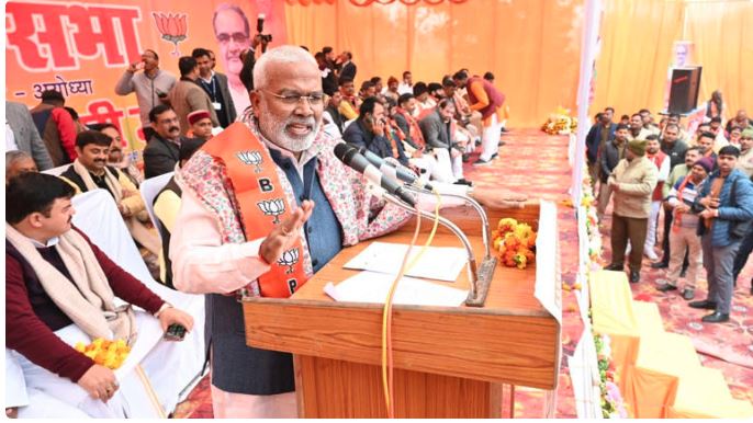 ये क्या बोल गए योगी के मंत्री स्वतंत्र देव सिंह, कहा- पत्नी की शक्ल देख लोग आज 10 रोटी खा जाते हैं…