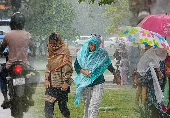 UP Weather : लखनऊ समेत मध्य यूपी में हो रही रूक-रूककर बारिश है रही है, 6 दिसंबर को होगी मिचौंग तूफान की वापसी