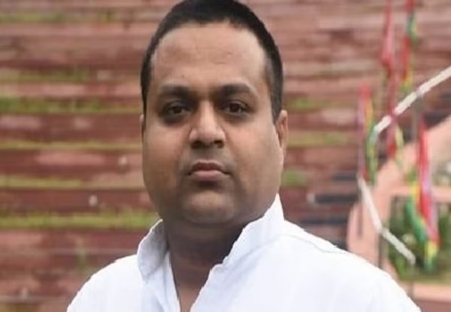 सपा नेता मनीष जगन अग्रवाल देर रात गिरफ्तार, पार्टी के अधिकारिक पोस्ट से लखनऊ पुलिस को दी ये चेतावनी!