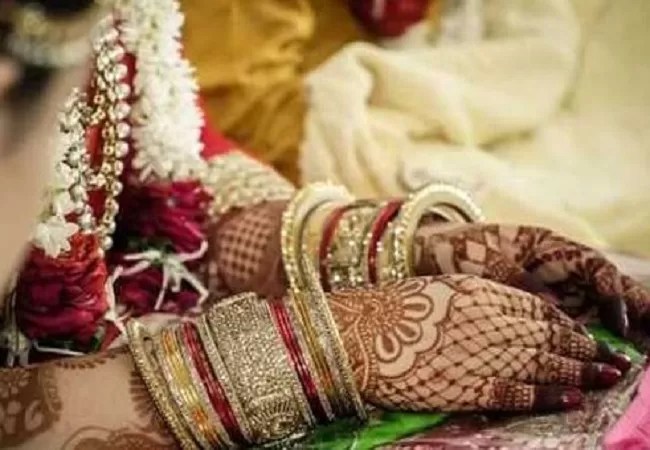 OMG: निकाह के चौथे दिन ही नयी नवेली दुल्हन बनी मां, पति के पैरों के नीचे से खिसक गई जमीन, हैरान रह गए ससुराल वाले