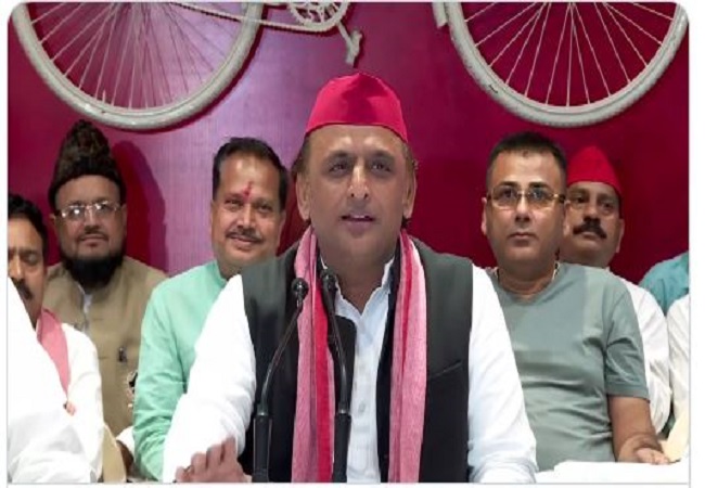 देश में एक साथ चुनाव कराए जाने पर अखिलेश ने ली चुटकी, बोले-‘वन नेशन, वन इलेक्शन, वन डोनेशन’ बीजेपी की है बड़ी साजिश